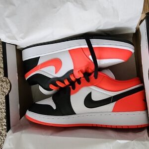 Air Jordan 1 Low size 7Y
